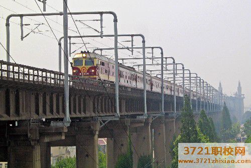 长沙初中毕业可以报考城市轨道交通方面的学校吗