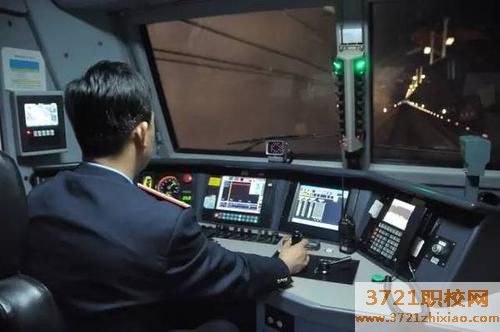 【长沙高铁学校】长沙高铁学校对成绩有什么要求、多少分