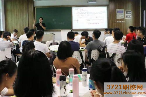 长沙初中学高铁乘务员有哪些学校