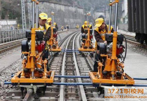 烟台铁道工程技术学校哪个好