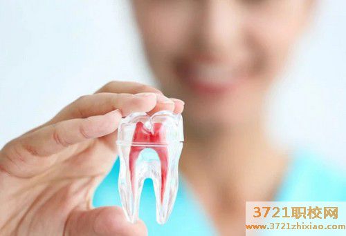 济南口腔专业一年学费多少钱