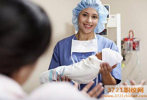 济南助产专业一年学费多少钱