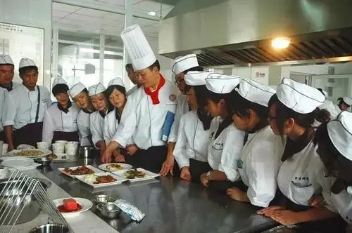 太原学烹饪哪个学校好