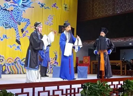 郑州学戏曲专业选择哪个学校合适？