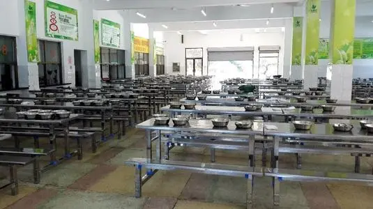 横山县职业技术教育中心食堂情况