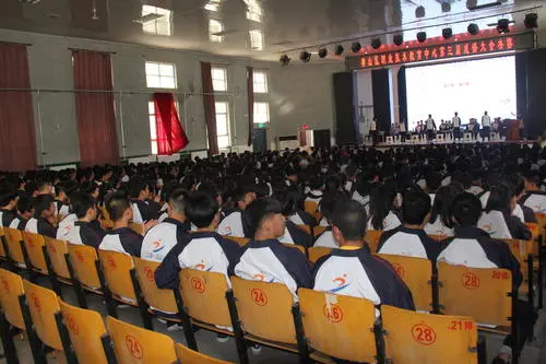 横山县职业技术教育中心的招生电话和联系方式