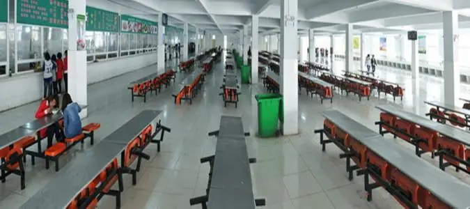 安康育英中等职业学校食堂情况