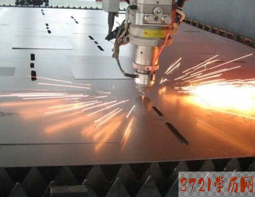 武汉东湖光电技工学校激光装备专业