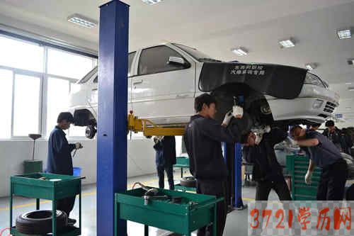 【武汉技术学校】武汉市东西湖职业技术学校汽车运用与维修专业