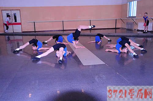 【沈阳职业学校】辽宁文化艺术学校杂技表演与魔术专业