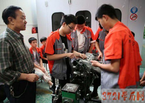 【西安技校】陕西科贸技工学校汽车应用与维修专业