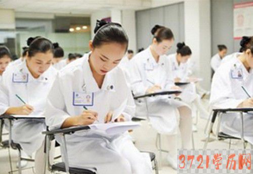 哈尔滨市商业学校美容美体专业