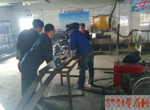 【哈尔滨焊接学校】哈尔滨孙进技工学校焊接技术与应用专业