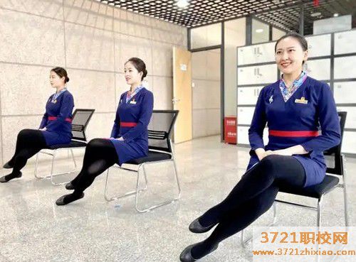 哈尔滨学高铁乘务专业去哪个学校好