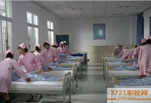 哈尔滨卫校专业及课程有哪些