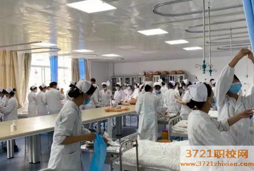 哈尔滨女生可以读卫校吗