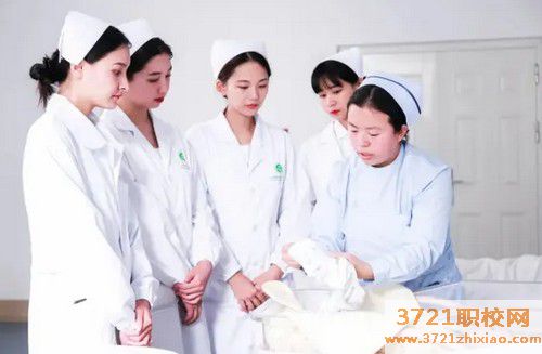 哈尔滨护理专业一年学费多少钱