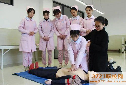 【哈尔滨护理学校】哈尔滨护理专业招生录取分数线及要求