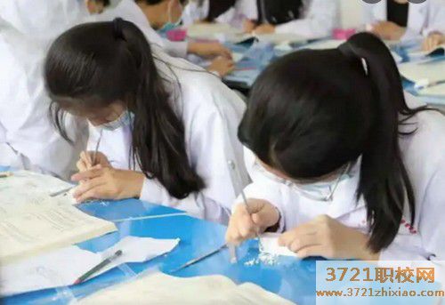 哈尔滨哪些中专学校有口腔专业