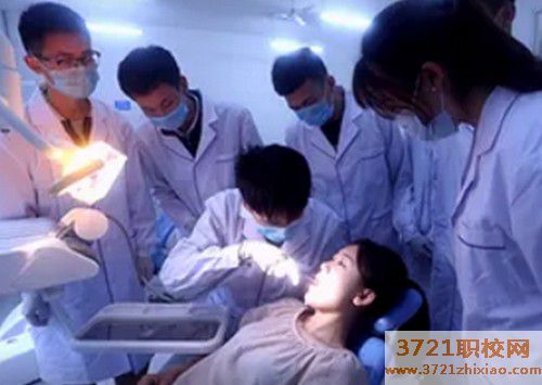 【哈尔滨口腔学校】哈尔滨口腔专业中专学校怎么报名及报名方式