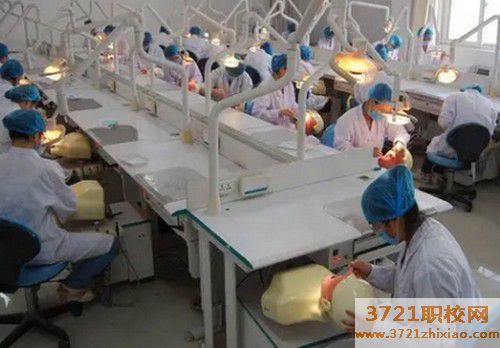 哈尔滨男生读口腔专业好吗？好就业吗