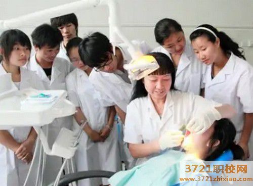 哈尔滨女生读口腔专业好吗？好就业吗