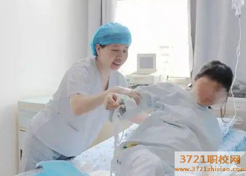 哈尔滨女生读助产专业好吗?好就业吗