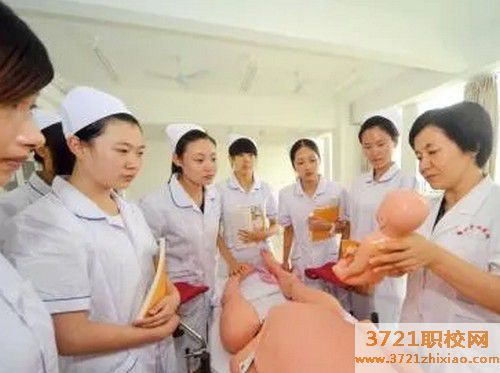 哈尔滨什么助产专业学校好