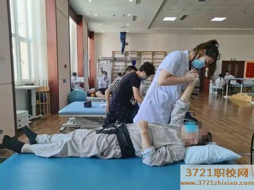 【哈尔滨卫生学校】哈尔滨康复治疗专业中专学校怎么报名及报名方式