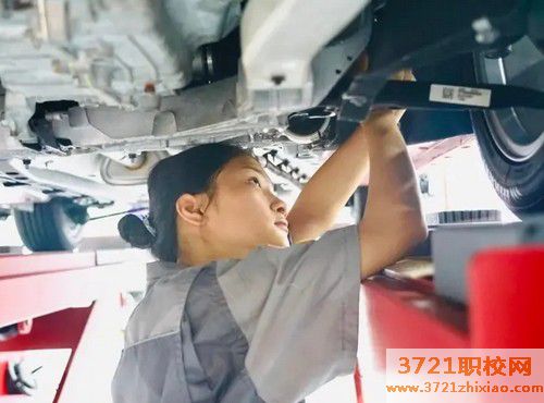 【哈尔滨汽修学校】哈尔滨女生可以读汽修学校吗