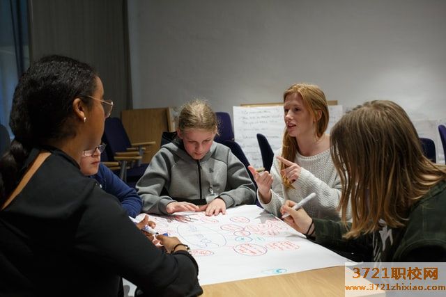 中专学校助产专业需要学习哪些课程？