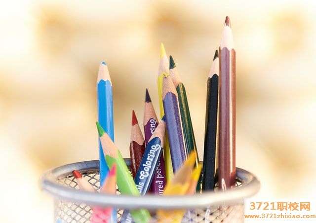 海南省第二卫生学校学费、报名费多少？