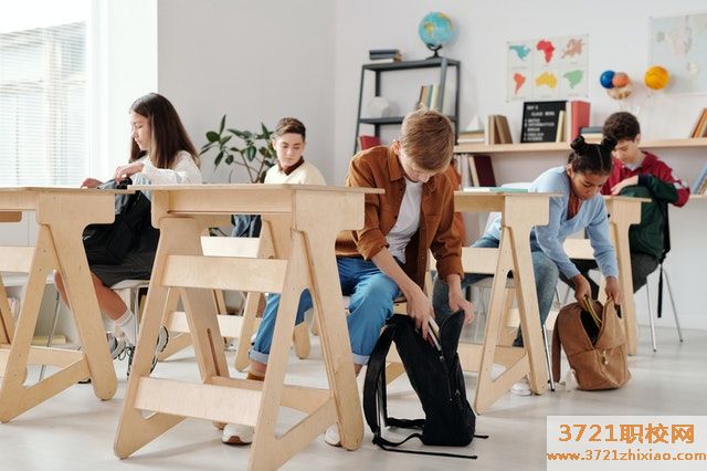 2022湘潭铁路工程学校-今日更新