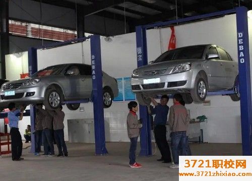 重庆学汽修那个学校比较好