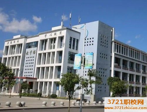 重庆初三毕业考不上高中读什么学校好