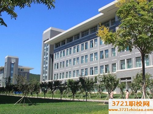 济南初中毕业3十2学校