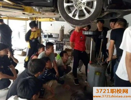 安徽芜湖哪个汽车修理学校好及录取分数线是多少