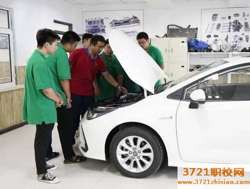 安徽芜湖男生读汽车修理专业好吗?好就业吗