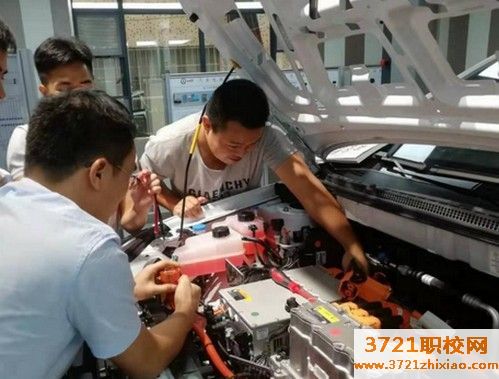 【合肥汽车技术学校】安徽芜湖新能源汽车技术专业好找工作吗，好就业吗