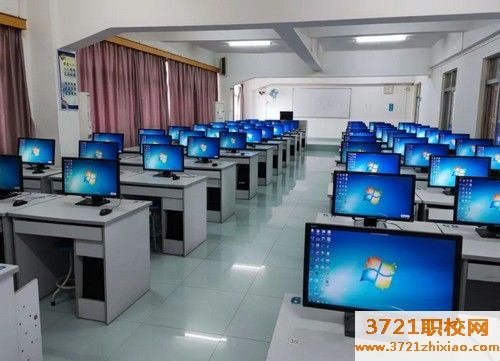 青岛女生初中毕业学什么专业好