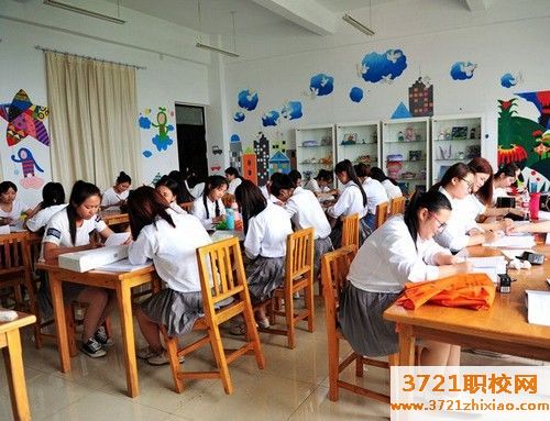 青岛技校都有什么专业适合女生