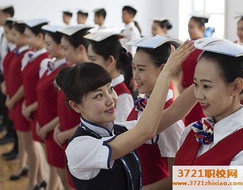 【青岛高铁学校】青岛高铁乘务学校那个好