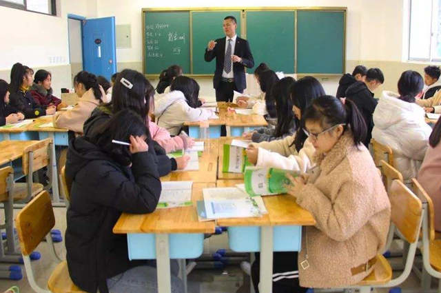 【黄冈电子技术学校】黄冈实验技工学校电子技术应用专业介绍