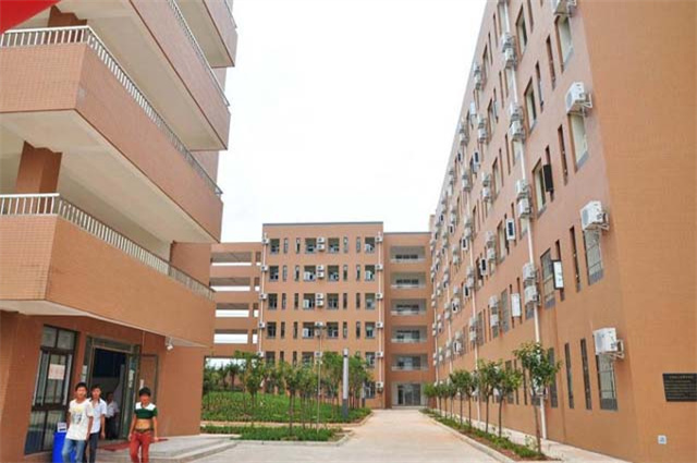 【内江职业学校】内江思源职业学校网站网址主页