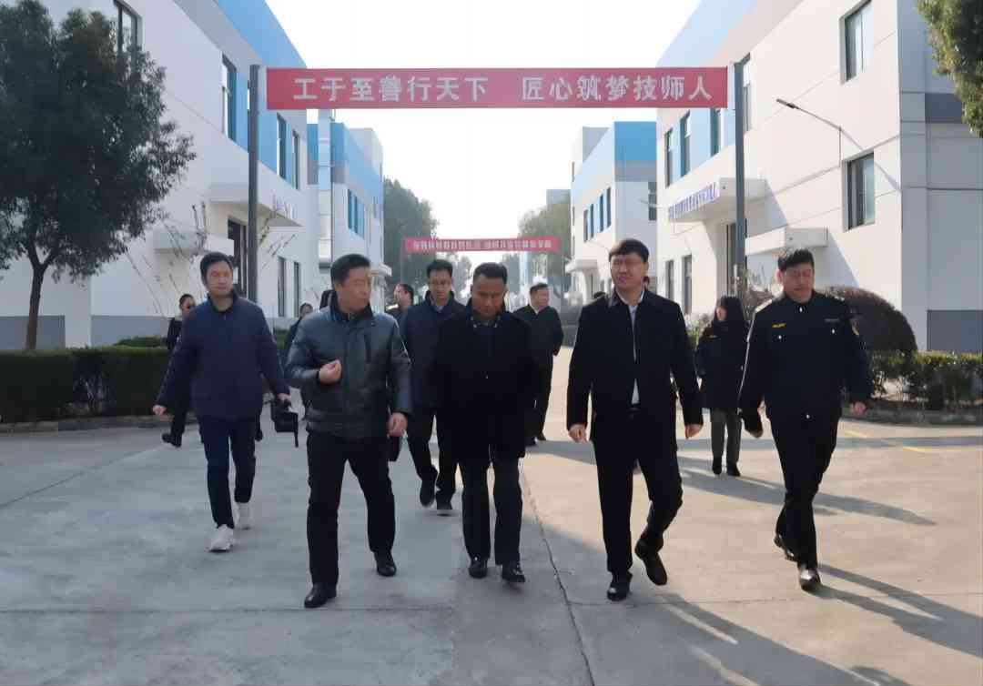 【吴中技师学院】区委常委、常务副区长黄乃宏率队检查指导吴中技师学院校园安全工作