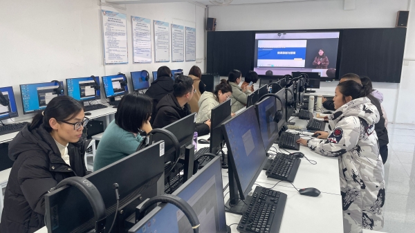 【济南教育】济南传媒学校举行第四期“青蓝问道”教师成长主题论坛