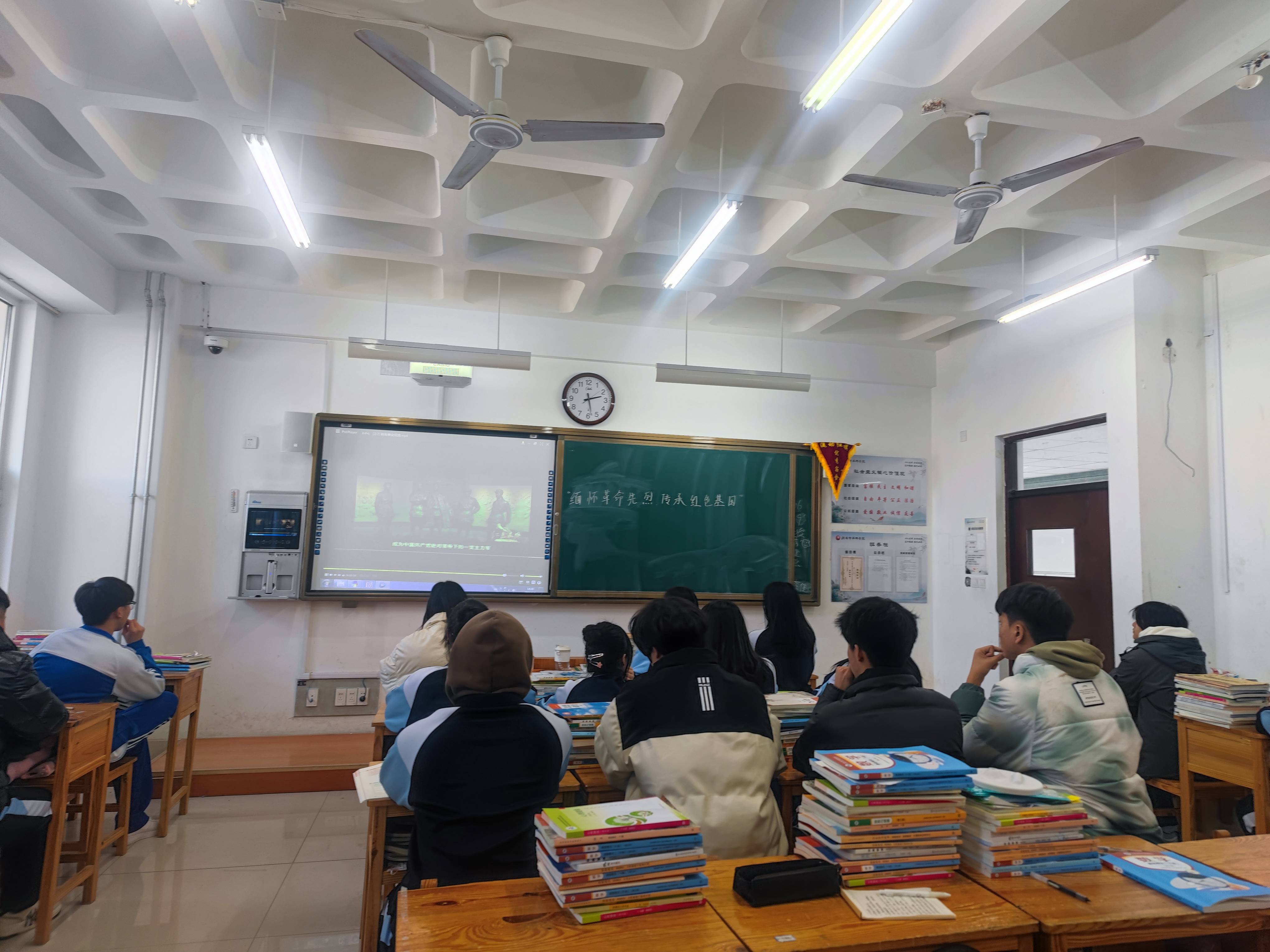 【济南航空学校】济南技师学院共青团航空服务与维护系开展“缅怀革命先烈 传承红色基因”主题团日活动