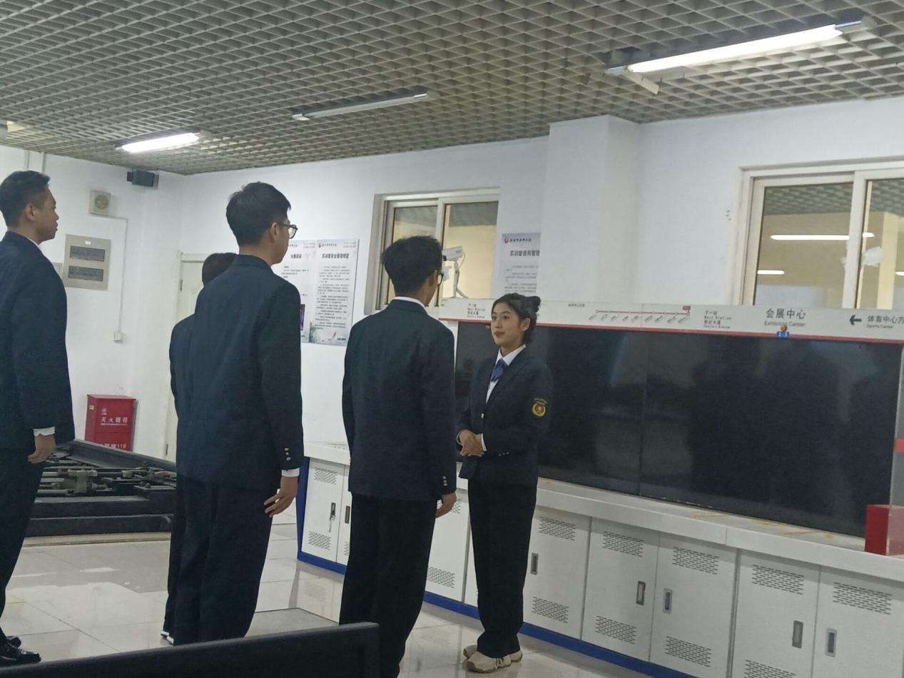 【济南技师学院】济南技师学院轨道交通学院开展课程思政示范课观摩活动