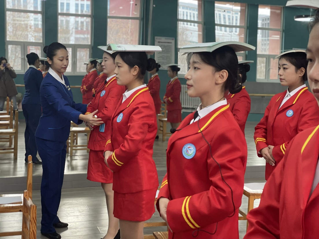 【济南航空学校】济南技师学院航空服务教研室开展《服务礼仪》公开课