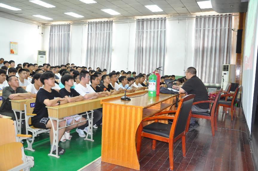 【唐山技师学院】河北机车技师学院组织2023级新生开展入学系列教育